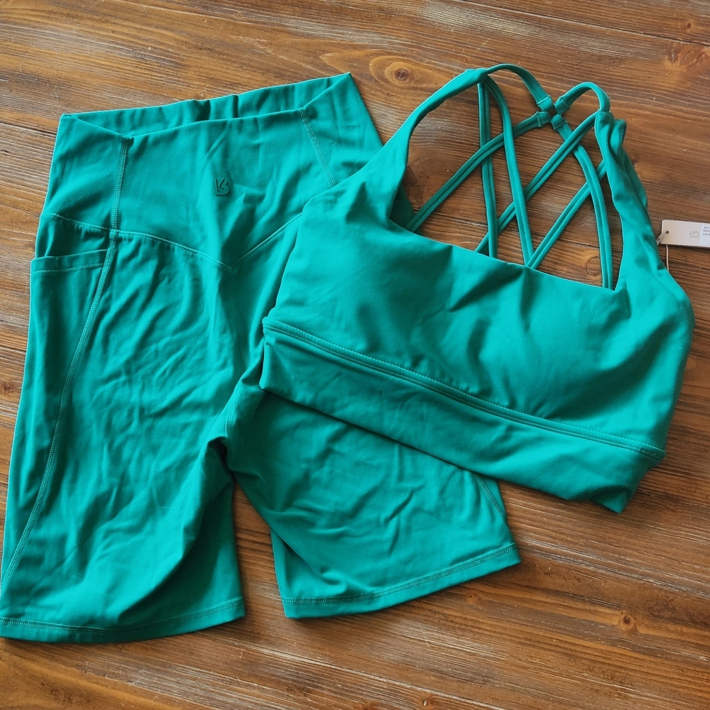 BuffBunny Lucky Charm Medium Set, Revolution Bra And 7" Rosa Pocket Shorts